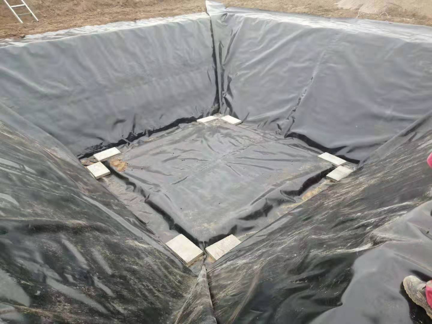 如何选择高堆石坝防渗膜垫层？