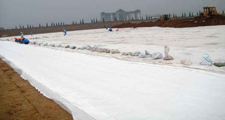 复合土工膜可有效截断内水外渗渗漏通道