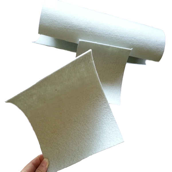 钢筋混凝土、黏土、复合土工膜哪种防水符合工程需要