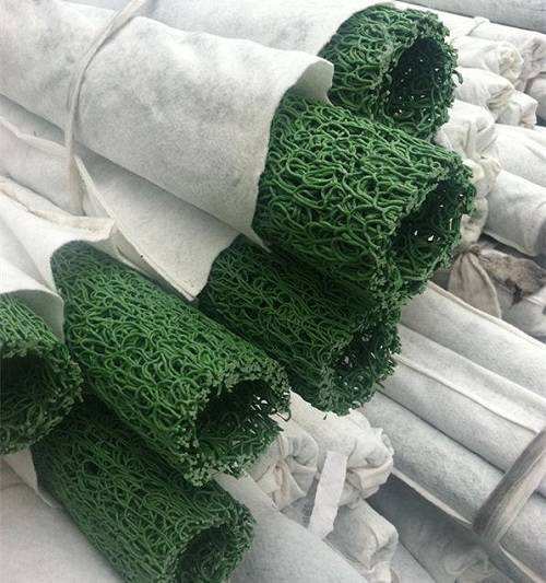 植物纤维毯具有抗冻、抗潮、防冲刷、吸水保湿等优点