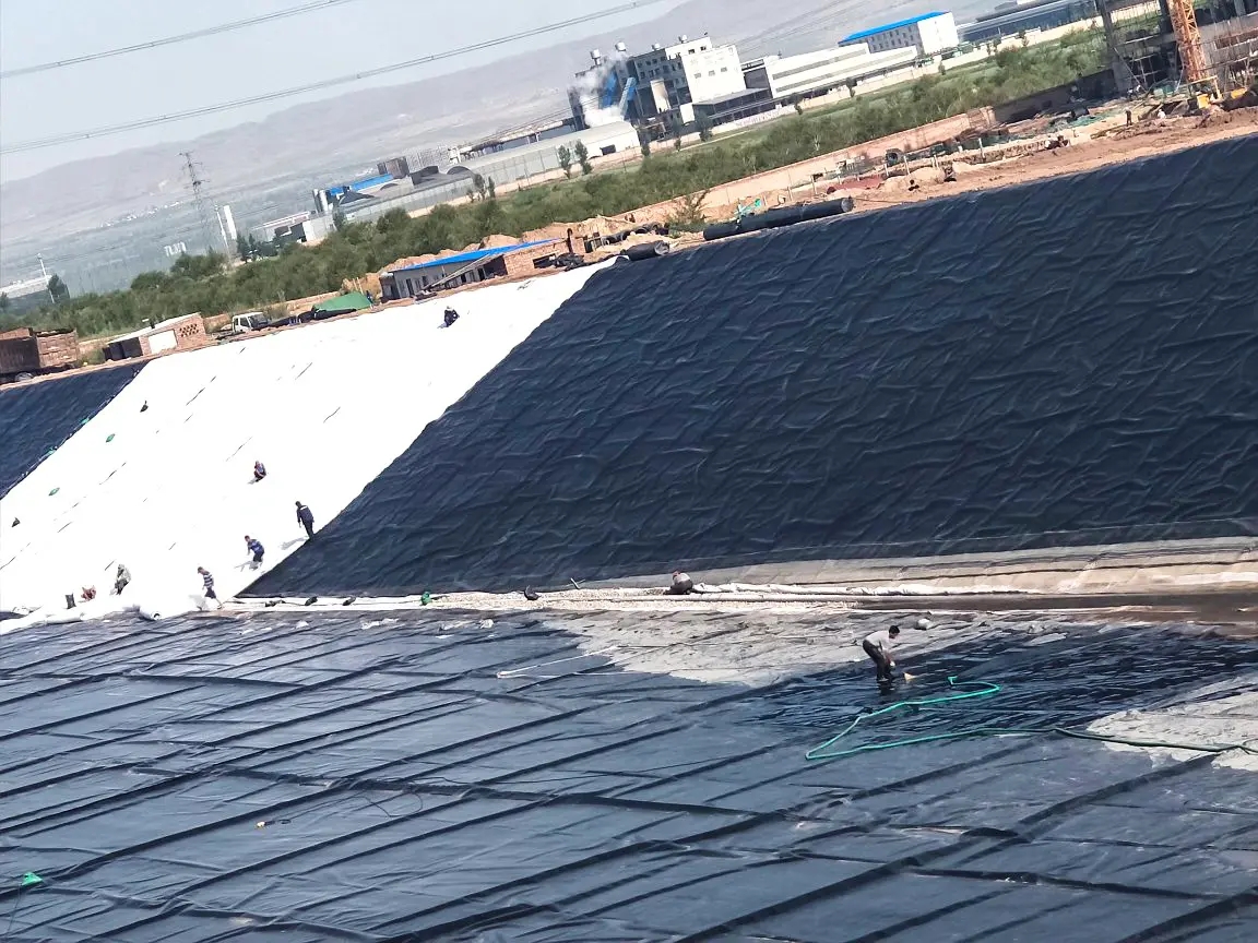 混凝土衬砌渠道内垃圾、淤泥、水锈等杂物，如何修补？